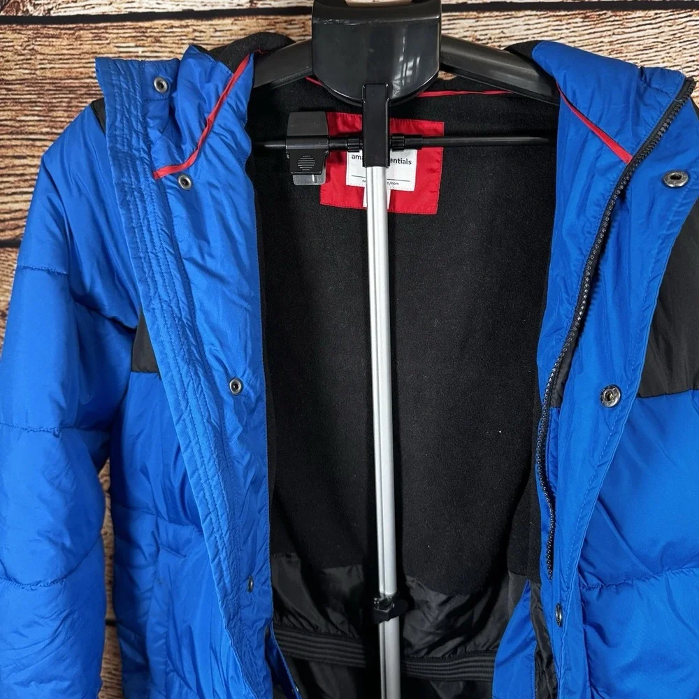 Boys Blue and Black Winter/Snow Puffer Jacket Size XXL (11/12‎ Year Old)